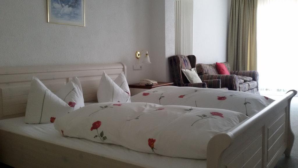Hotel Schlossgarten Gladenbach Kamer foto