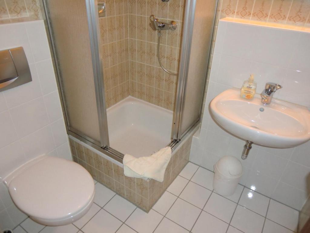 Hotel Schlossgarten Gladenbach Kamer foto